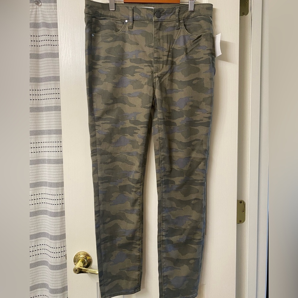 Articles of Society Camouflage Skinny Jeans Size 31